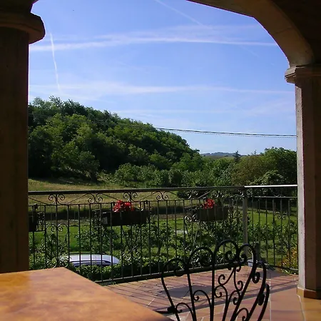 Guest house Dei Romaniani 3*
